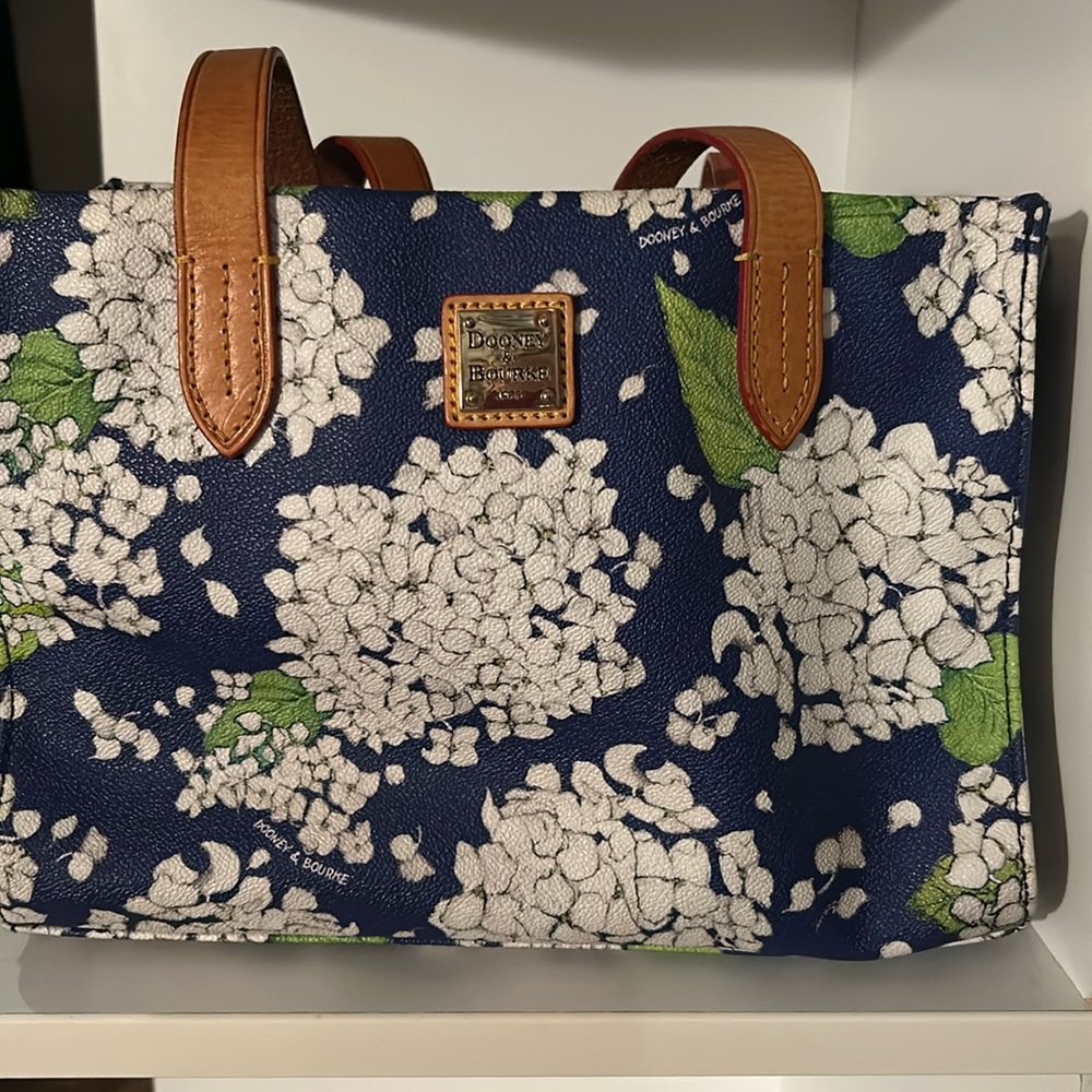 Dooney and Burke Blue and White Hydrangea purse. Perfect for spring